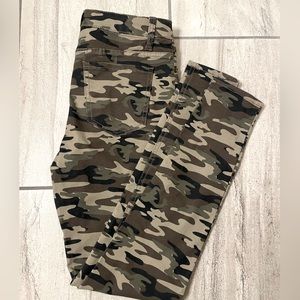 No Boundaries camouflage womens high rise skinny jeans